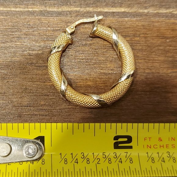 14K Two Tone Mesh Hoop Earrings - Picture 4 of 4